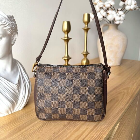 ✅AUTHENTIC✅LOUIS VUITTON Ebene Damier Truth Cosmetic Pouch - Picture 13 of 15